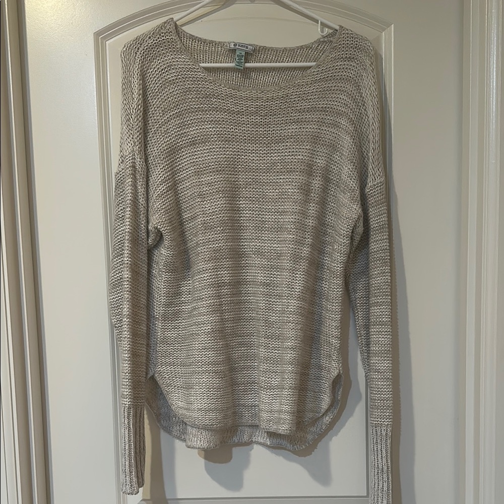 Susina Cream and Tan Crew Neck Sweater Relaxed Fit